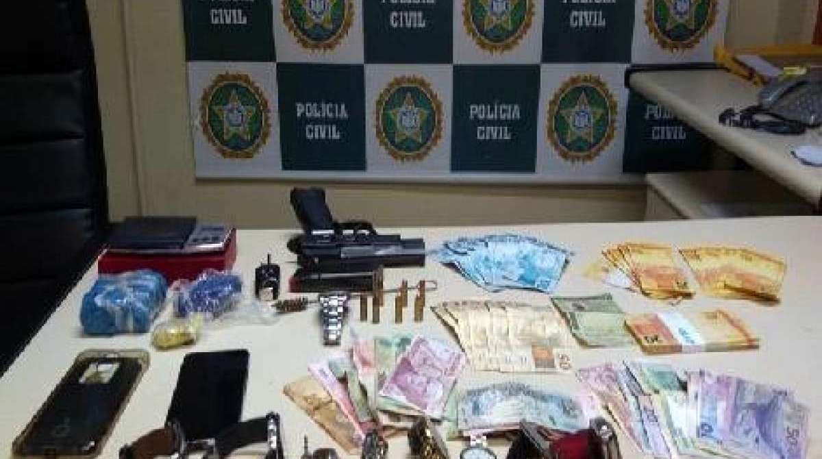 Ele estava dirigindo o carro usado pela quadrilha no dia do crime