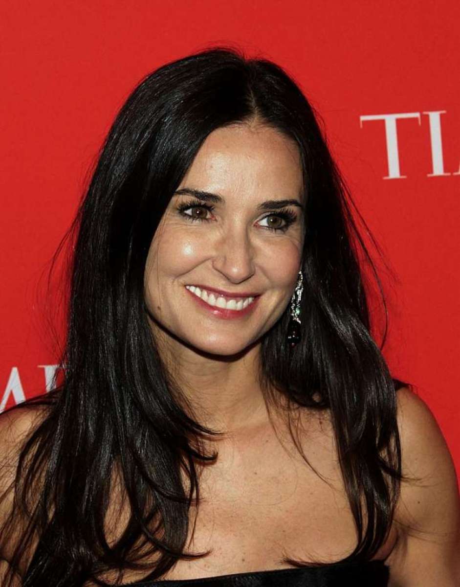 Demi Moore compara o ex, Ashton Kutcher, a vício 'devastador