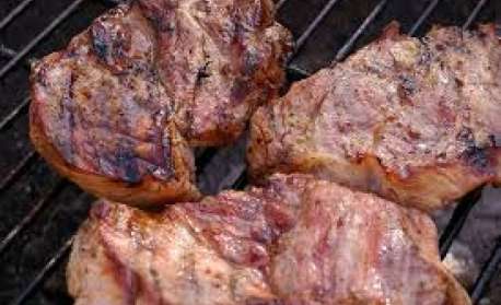 Saiba quanto custa para fazer um churrasco para assistir o Brasil na Copa do Mundo