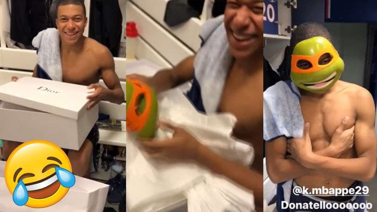 Mbappe com máscara de tartaruga ninja