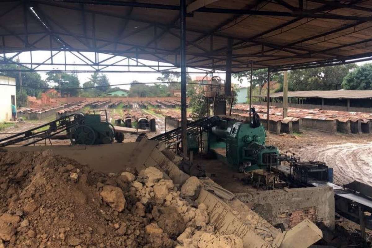 Fábrica funcionava irregularmente - Divulgação / Polícia Militar