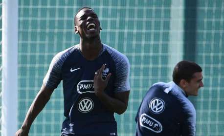 Sem clube, astro francês teria viajado à Itália para fechar com novo time