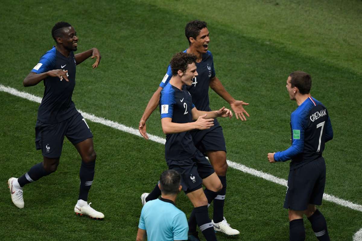 França comemora gol sobre a Croácia