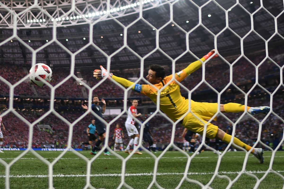 Perisic empata para a Croácia