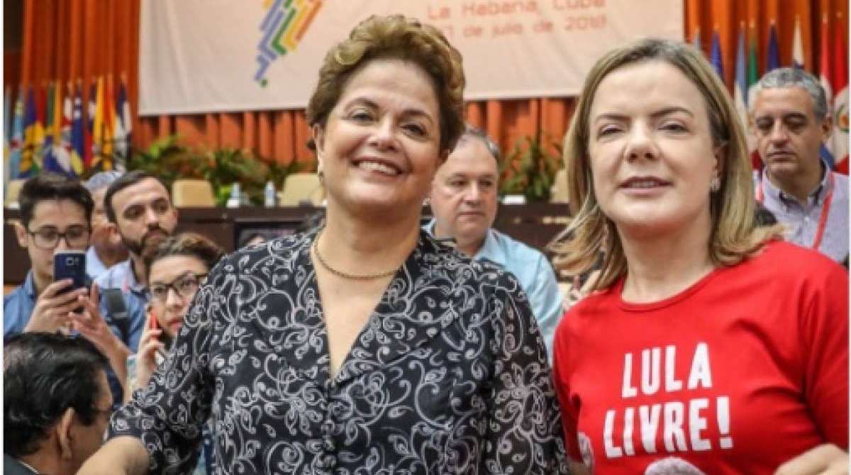 Em vídeo, Gleisi Hofmann disse que ela e Dilma estão recebendo solidariedade por prisão de Lula em encontro em Havana - Reprodução/ Twitter