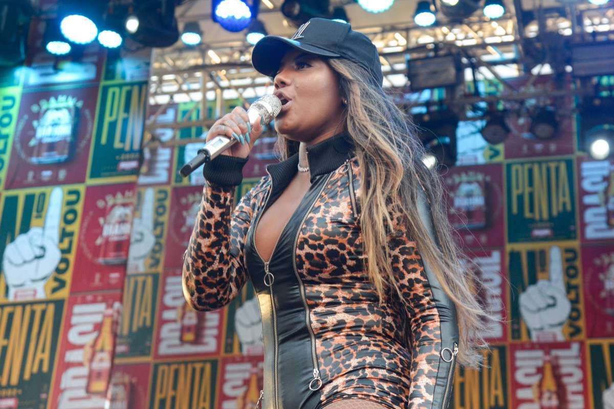 AGÊNCIA DE NOTÍCIAS/PARCEIRO - A cantora Ludmilla faz show após transmissão da partida entre França x Croácia na final da Copa do Mundo da Rússia, na Funfest Arena número 1, no Boulevard Olímpico, Centro do Rio, neste domingo (15). Foto: Clever Felix/Parceiro/Agência O Dia