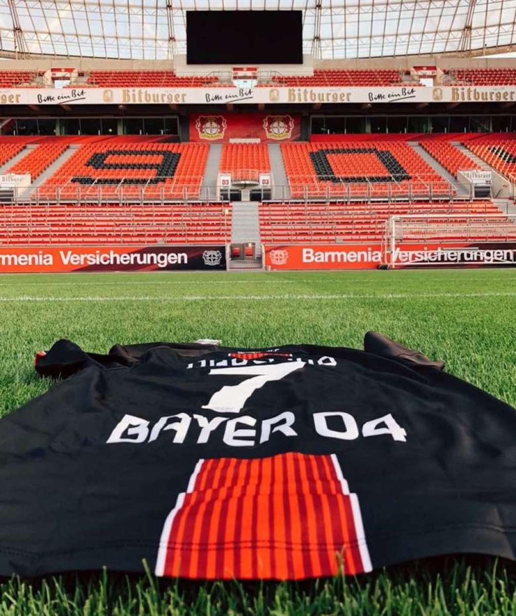 Paulinho usará camisa 7 na Alemanha