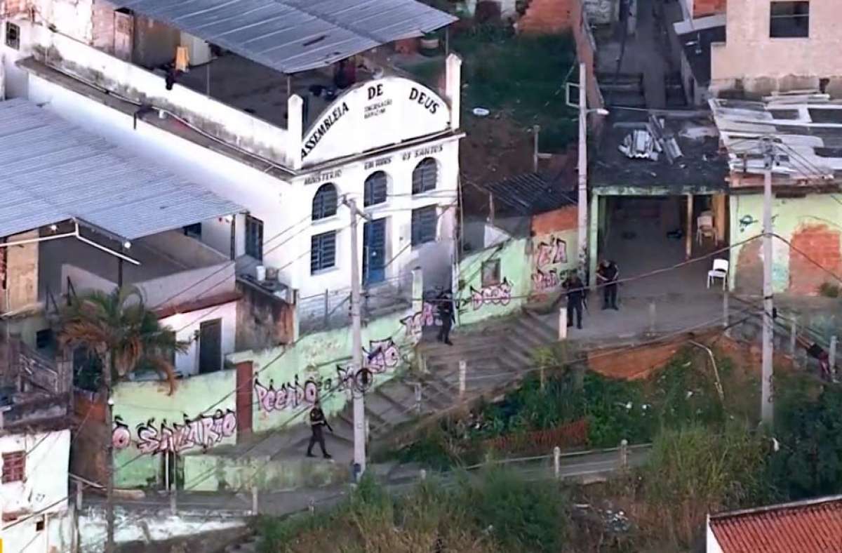 Policiais pela comunidade