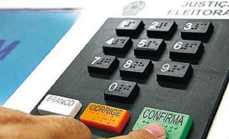 Saiba como solicitar à Justiça Eleitoral para votar em trânsito