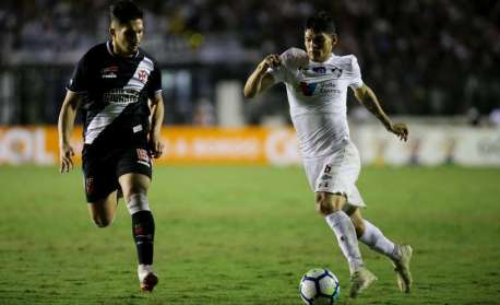 Pedro marca no fim e Fluminense busca empate com o Vasco em São Januário