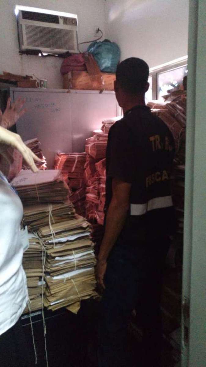 Justiça Eleitoral recebeu uma denúncia de distribuição de material irregular de campanha eleitoral do PTB