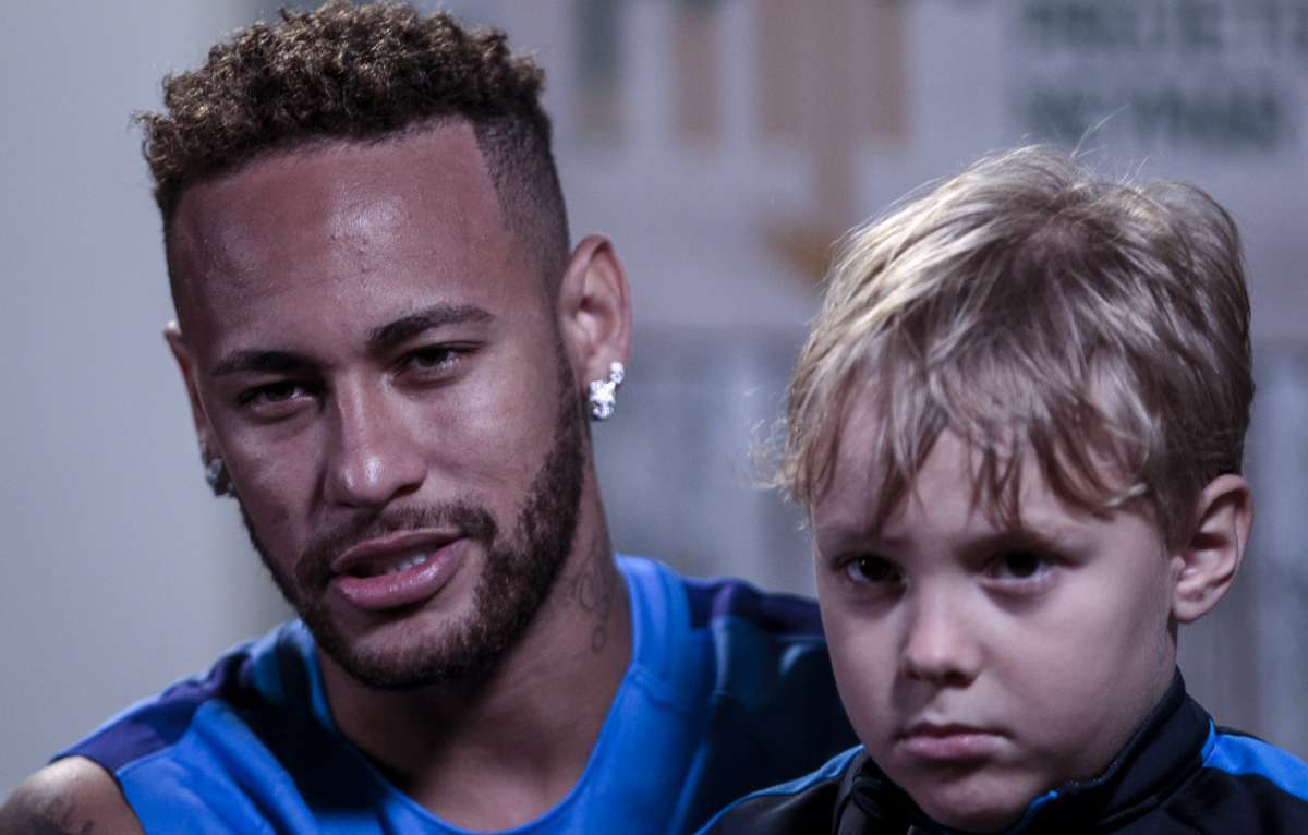 Neymar com o seu filho Davi Lucca - AFP