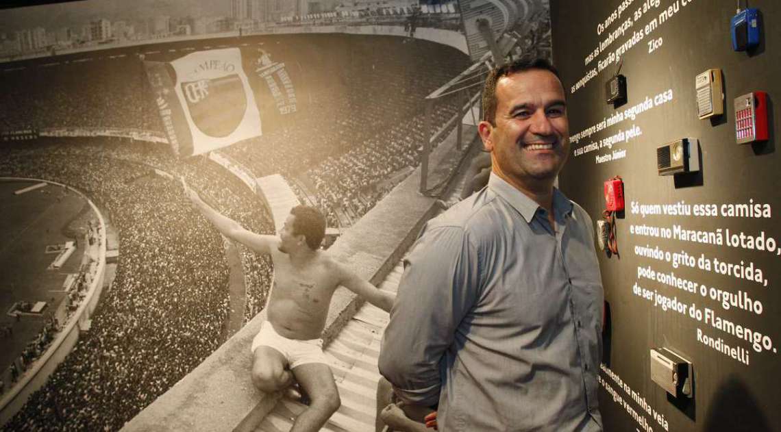 Vice de futebol do Flamengo afirma: 'É um time com mais DNA rubro-negro' Vice de futebol do Flamengo afirma: 'É um time com mais DNA rubro-negro'