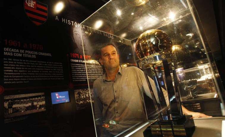 Vice de futebol do Flamengo afirma: 'É um time com mais DNA rubro-negro' Vice de futebol do Flamengo afirma: 'É um time com mais DNA rubro-negro'