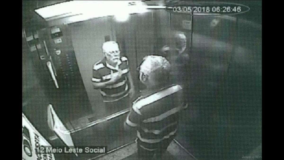 Câmera do elevador flagrou Nei descendo com uma sacola e voltando sem; Em seguida, doleiro se entregou à PF - Reprodução Globo News