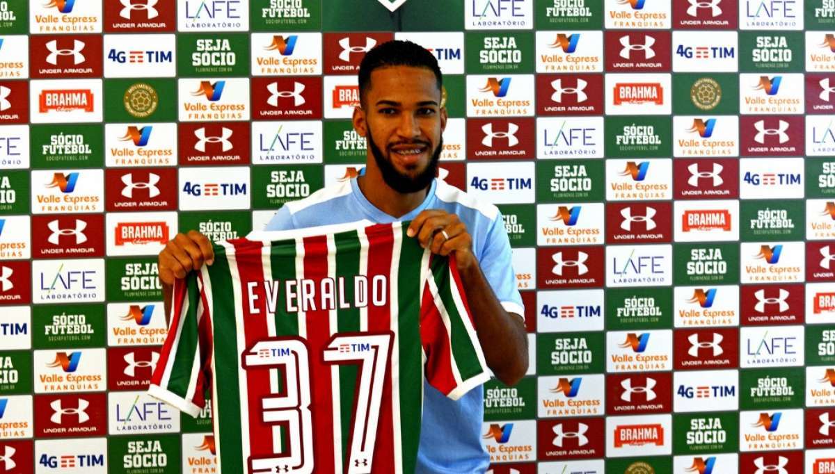 Everaldo foi apresentado - MAILSON SANTANA/FLUMINENSE FC.