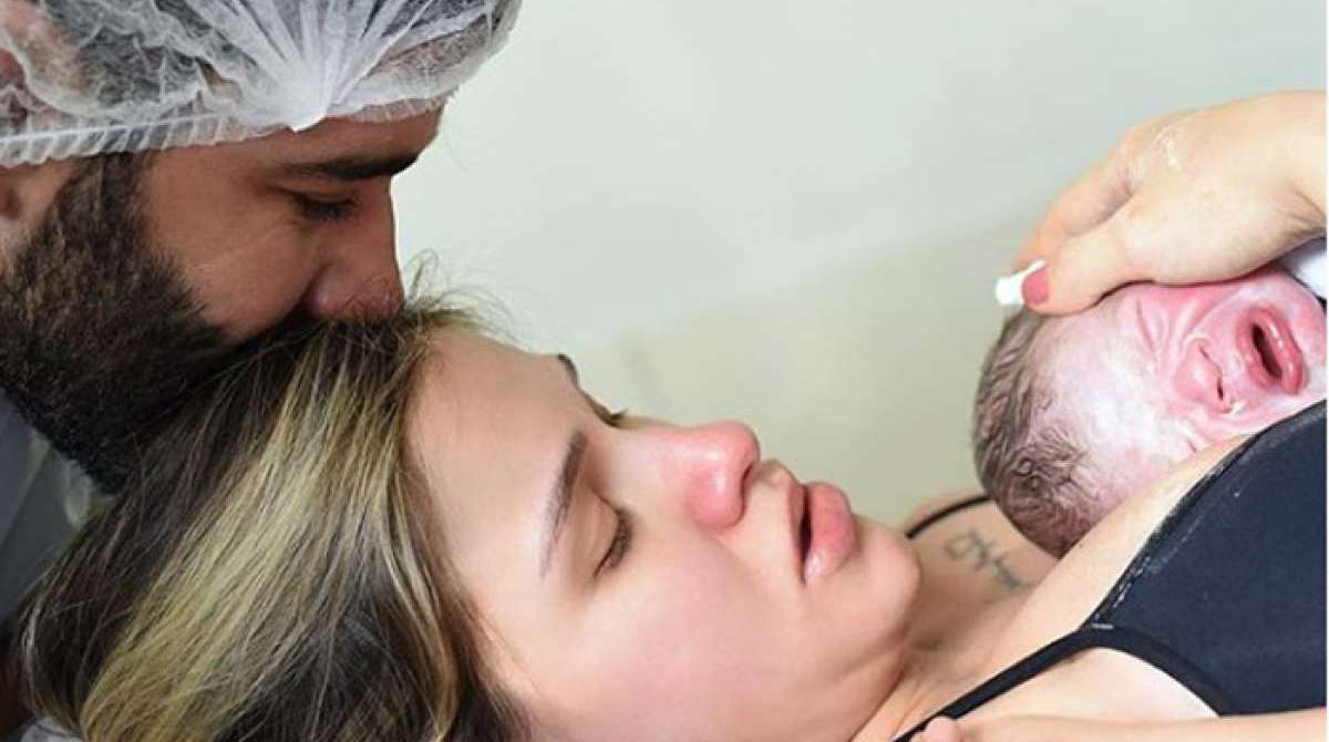 Andressa Suita posta foto do parto de seu segundo filho com Gusttavo Lima, Samuel