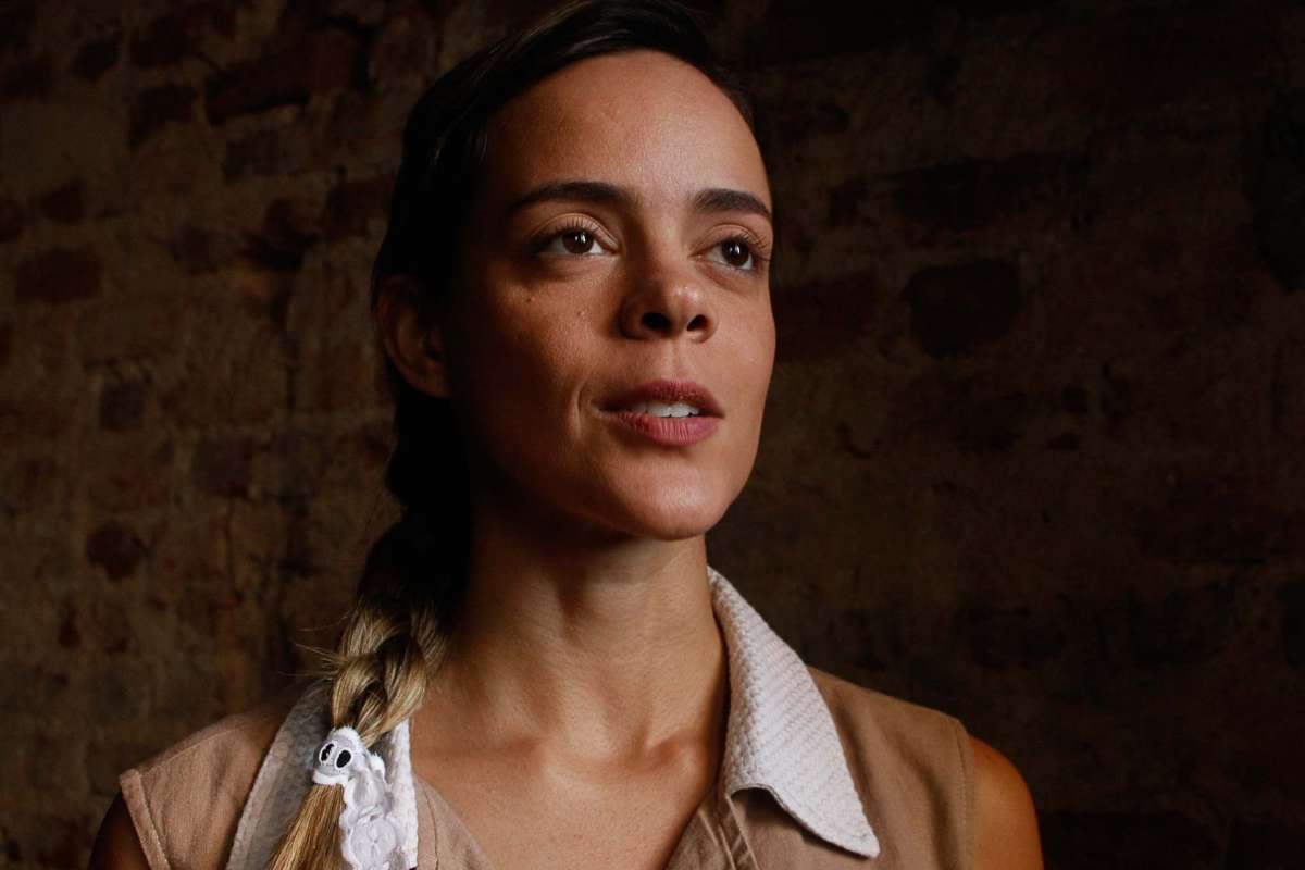 atriz Araci Breckenfeld peça 'Nabila'