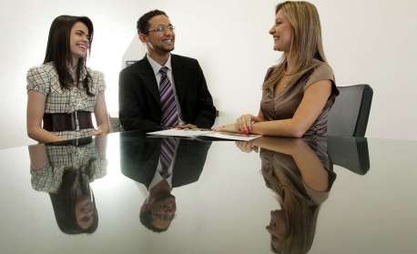 Empresa abre vagas de estágio e recebe CVs em Feira da Unisuam