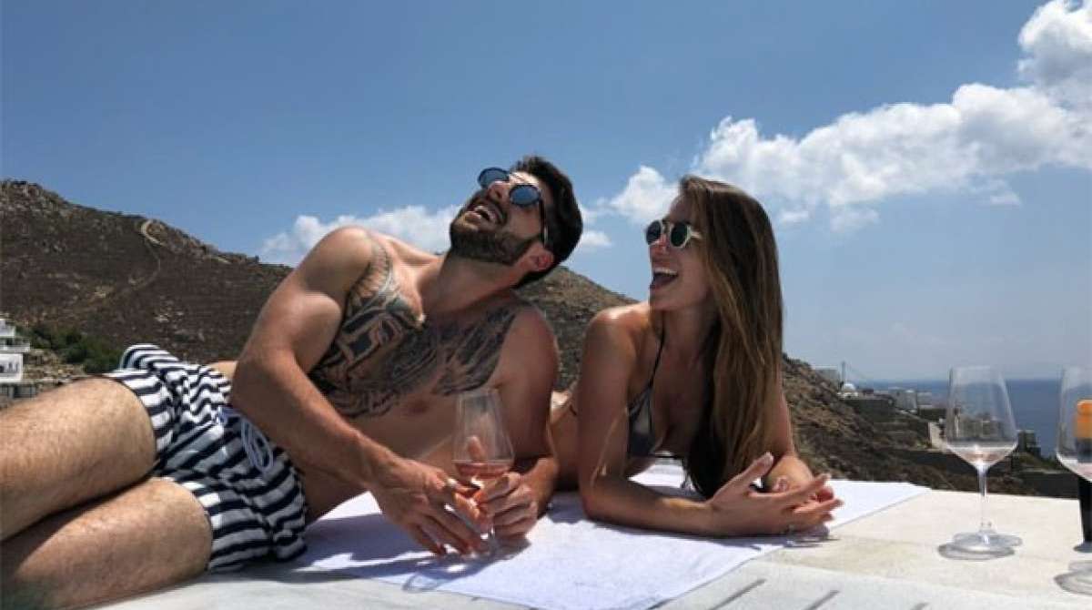 Alok e a noiva, Romana Novais, estão hospedados em hotel de luxo em Mykonos