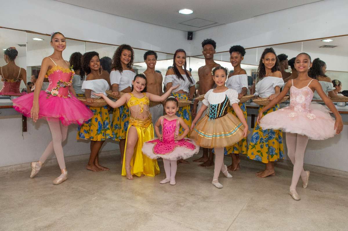 Rio,26/07/2018 - Especial Baixada - Cia de Dança - Alunos da Escola de Dança Adriana Miranda, Duque de Caxias, Rio de Janeiro.Foto: Armando Paiva/ Agência O Dia  Baixada, Escola, Dança