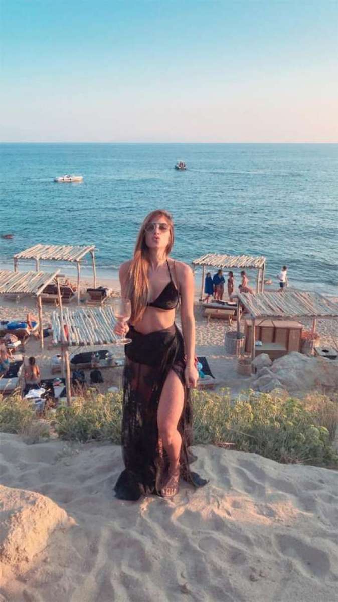 Alok e a noiva, Romana Novais, estão hospedados em hotel de luxo em Mykonos