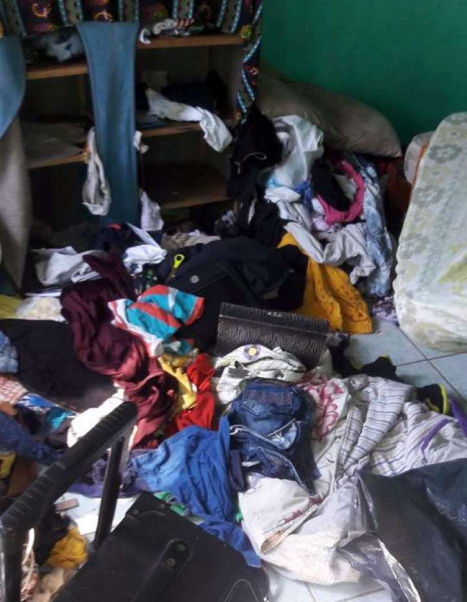 Moradora diz que foram policiais que reviraram sua casa - Arquivo Pessoal