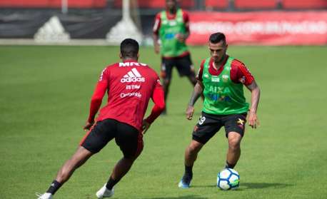 Alianza Lima afasta jogador ex-Flamengo após denúncia de crime sexual