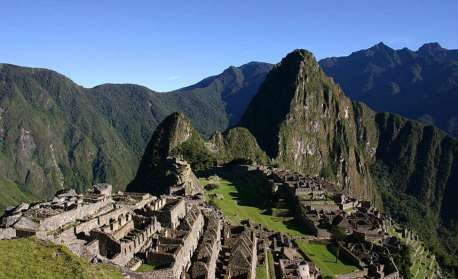 Placa de ouro de Machu Picchu supostamente perdida é encontrada entre livros