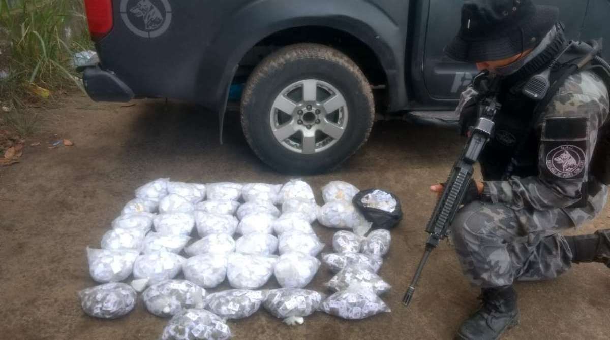 BAC apreendeu grande quantidade de drogas durante opera&ccedil;&atilde;o na favela do Antares
