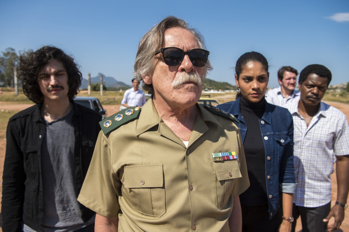 À esq., Barbara Reis no Marrocos, em workshop de espada e com o ator Luka Ribeiro, seu pai em 'Jesus', da Record. Acima, em 'Velho Chico' e em 'Os Dias Eram Assim', novelas da Globo - Estevam Avellar/TV Globo