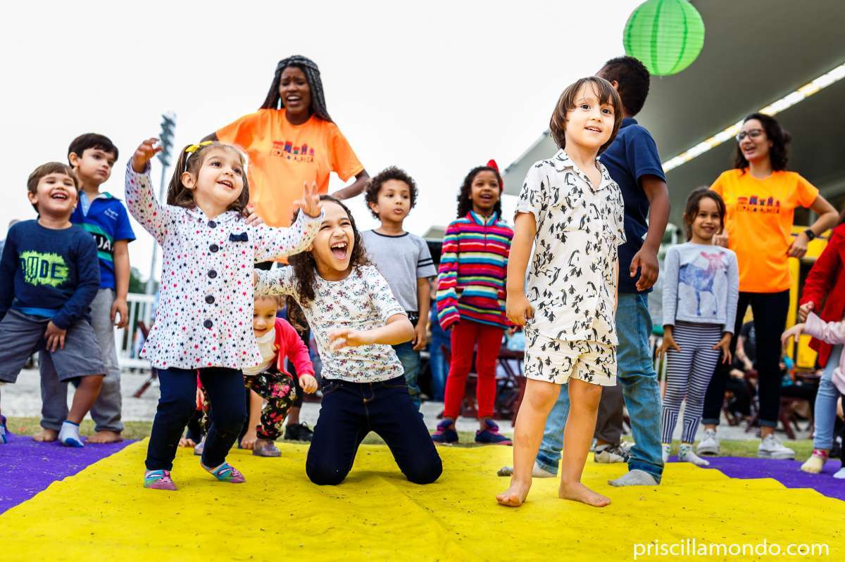 A Menina e a árvore