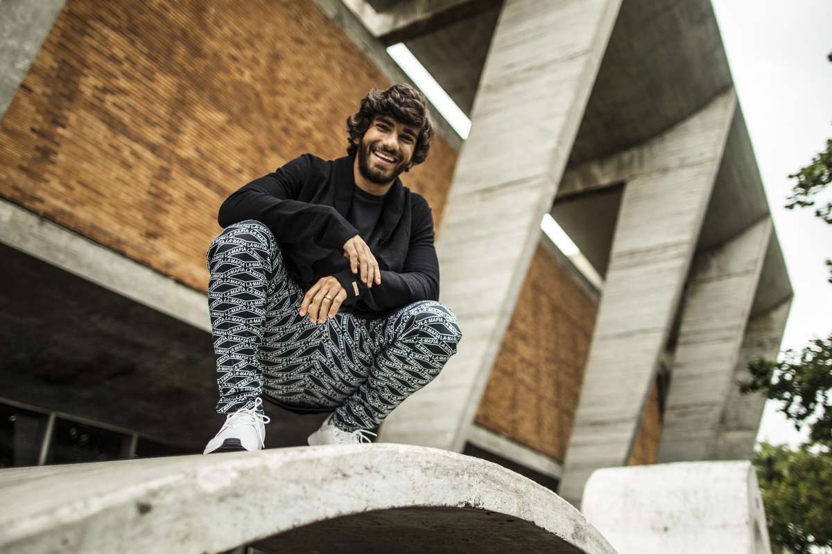 MODA CADERNO D - Entrevista com o ator Hugo Moura de