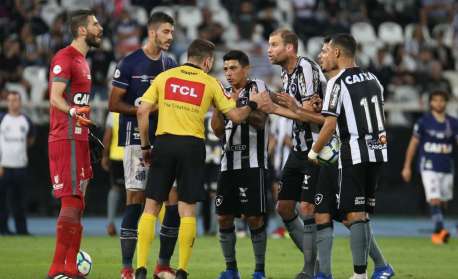 CBF confirma: Flamengo e Botafogo foram prejudicados pela arbitragem