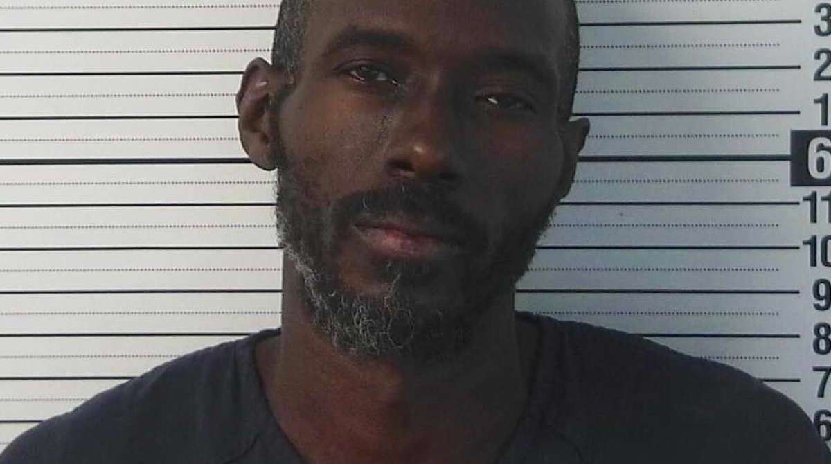 Lucas Morten após sua prisão em 3 de agosto de 2018 em um complexo improvisado em Amalia, Novo México