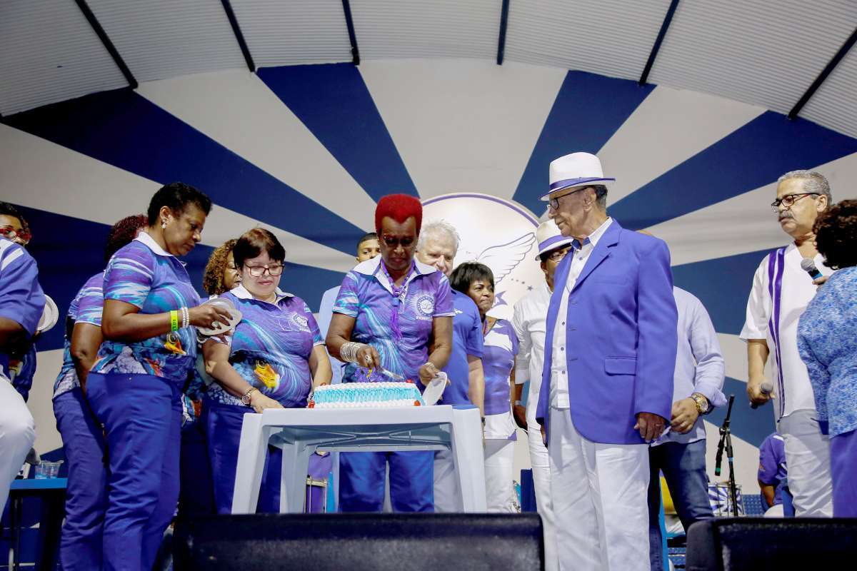 Bolo para Monarco e show histórico de Mariene de Castro marcam Feijoada da Família Portelense de agosto