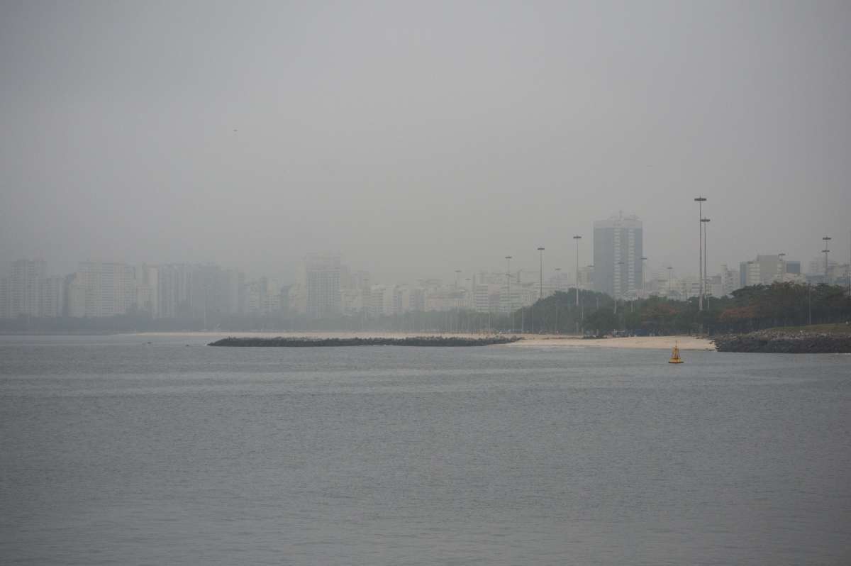 Rio,09/08/2018 - Nevoeiro no Rio de Janeiro - Nevoeiro na cidade do Rio de Janeiro, Rio de Janeiro.Foto: Armando Paiva/ Ag&ecirc;ncia O Dia  Nevoeiro, Cidade, Rio de Janeiro