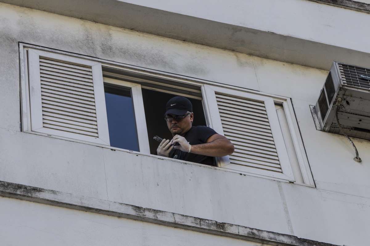 Uma idosa foi v&iacute;tima de bala perdida enquanto estava internada no Hospital Santa Martha, em Santa Rosa, Niter&oacute;i, na madrugada deste s&aacute;bado. Rj,11 de agosto.