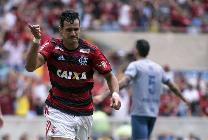 Dourado decidiu para o Flamengo Dourado decidiu para o Flamengo