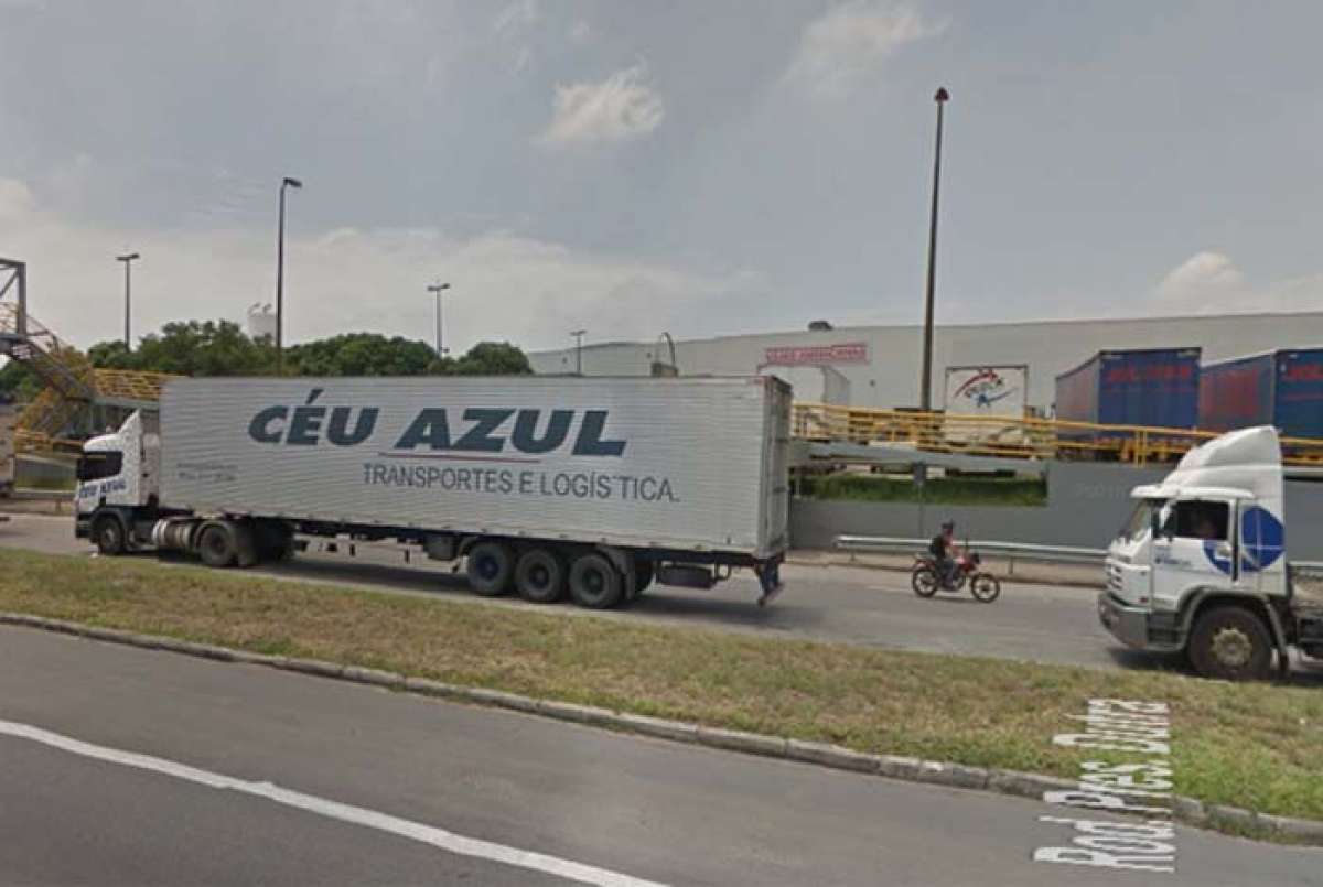 Centro de distribui&ccedil;&atilde;o roubado nesta segunda - Reprodu&ccedil;&atilde;o / Google Street View