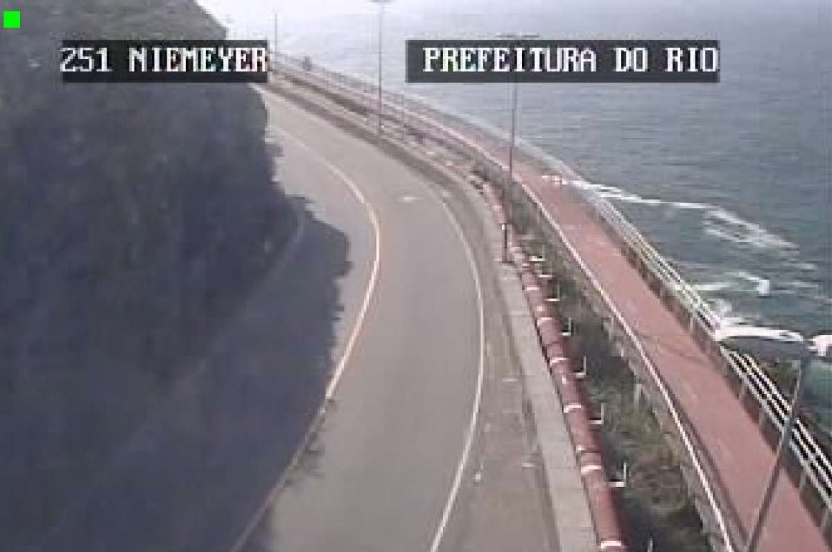 Avenida Niemeyer foi fechada por conta de tiroteio no Vidigal