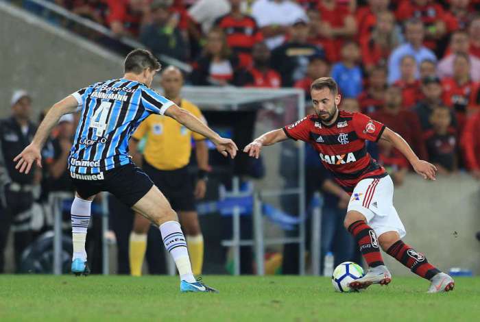&Iacute;dolo rubro-negro aponta fator decisivo no duelo entre Flamengo e Gr&ecirc;mio na Libertadores