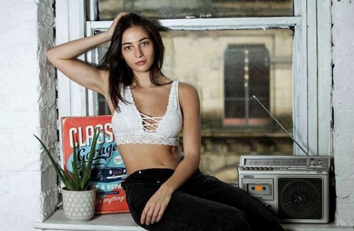 Francesa Alicia Verrando faz muito sucesso nas redes sociais