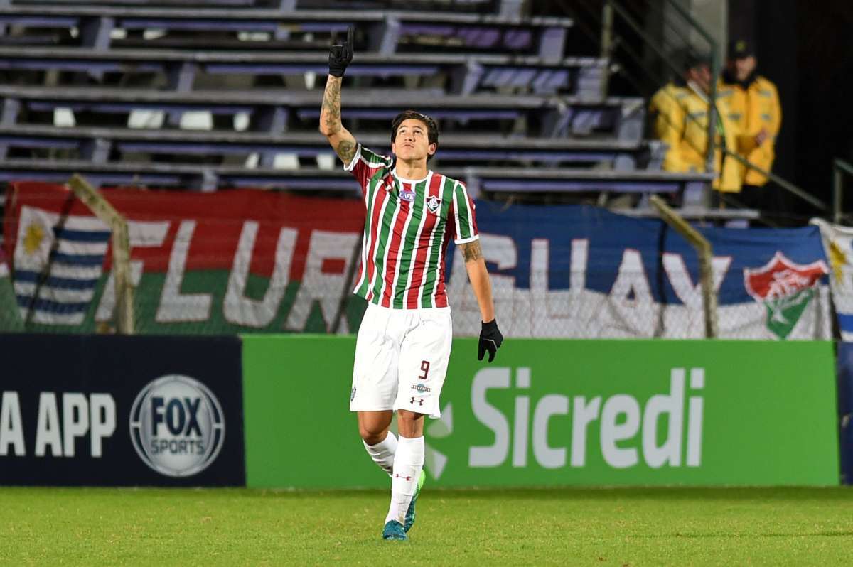 Brazil's Fluminense Pedro celebrates after scoring against Uruguay's Defensor Sporting, during their Copa Sudamericana football match at the Luis Franzini stadium in Montevideo, on 16 August 2018.  / AFP PHOTO / MIGUEL ROJO