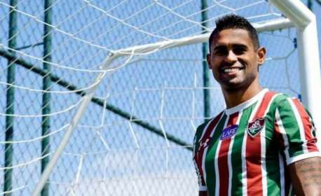 Jogador com passagem pelo Fluminense volta ao Brasil para jogar a Série B
