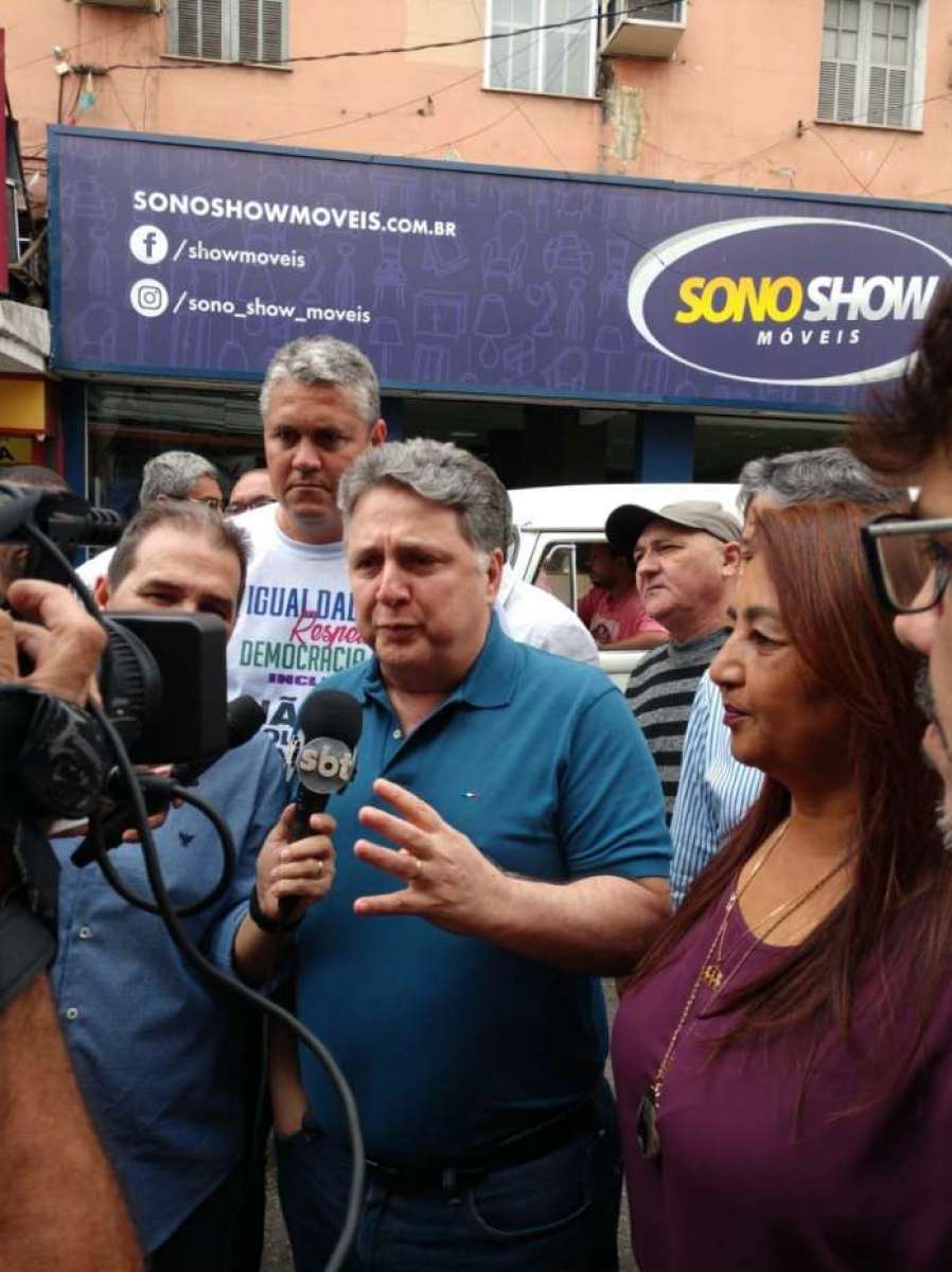 Anthony Garotinho (PRP) fez caminhada em Caxias no primeiro dia de campanha