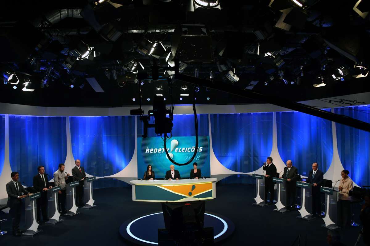 Oito dos 13 presidenci&aacute;veis se encontraram na RedeTV! - AFP PHOTO / NELSON ALMEIDA