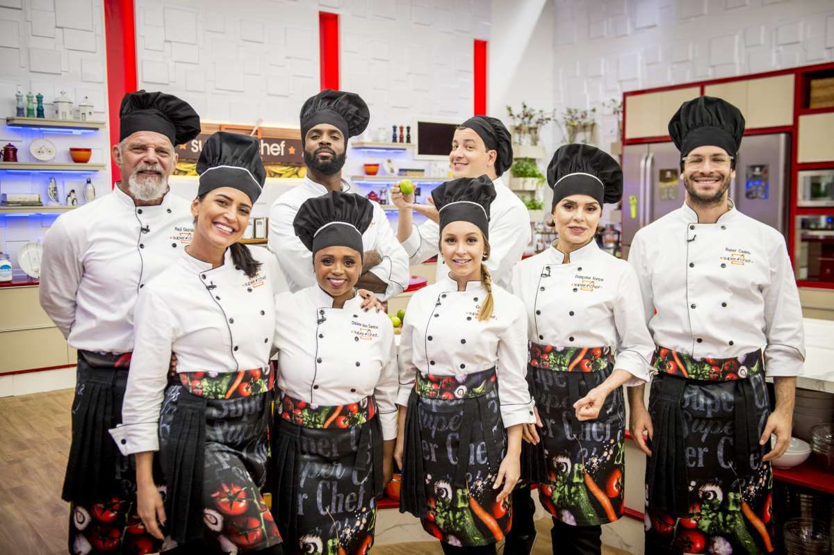 Super Chef -  Ana Maria Braga  com os participantes Rafael Zulu, Rainer Cadete, Daiane dos Santos, Maria Joana, Carla Diaz, Françoise Forton, Raul Gazolla e Rafael Cortez 