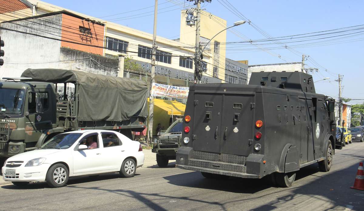 Movimentação policial no Alemão. Localidade da Nova Brasília. com Policiais Civis cumprindo mandados de prisão. Fotos de Estefan Radovicz / Agência O Dia CIDADE,POLÍCIA,PRISÃO,ALEMÃO
Byline