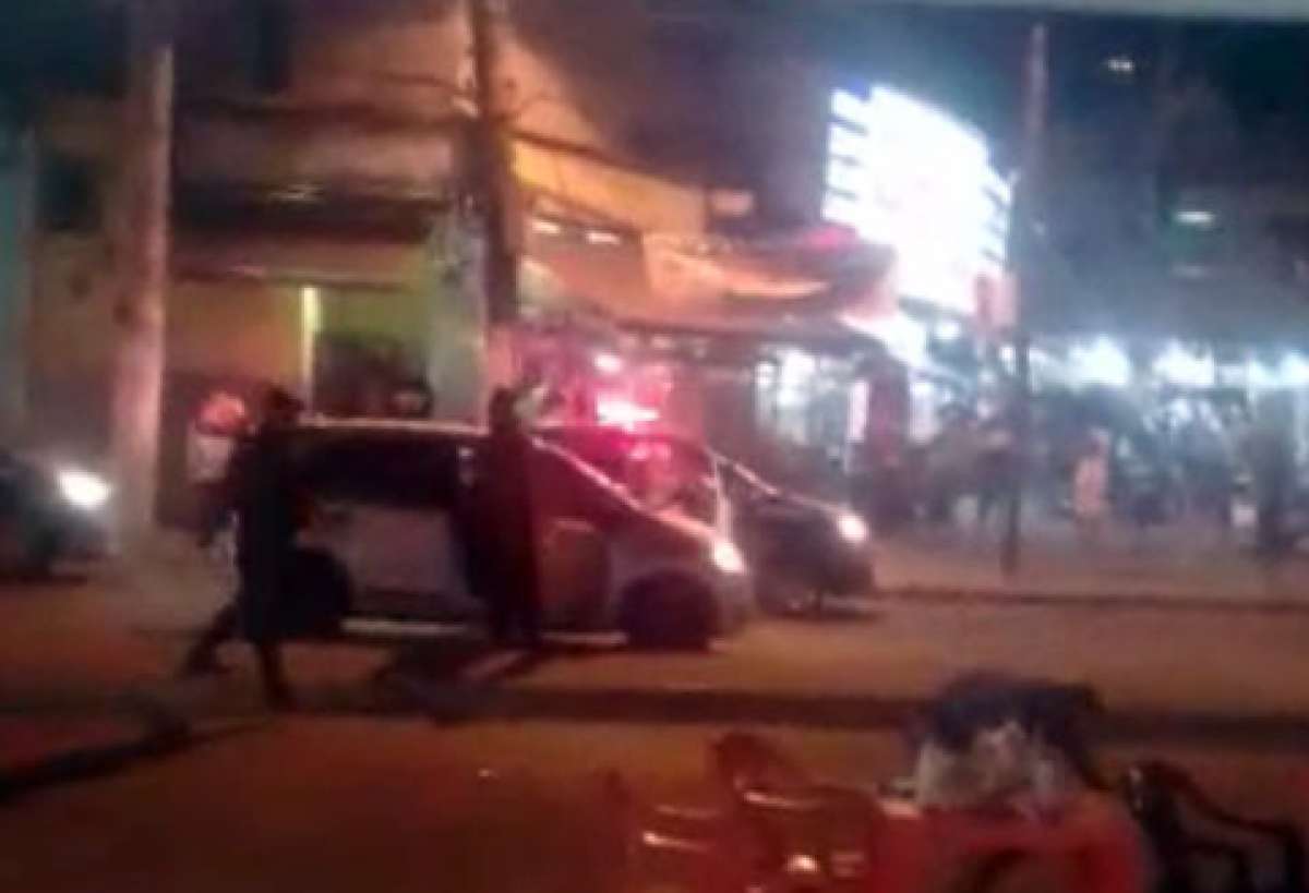 A vítima estava em um carro que consta como roubado